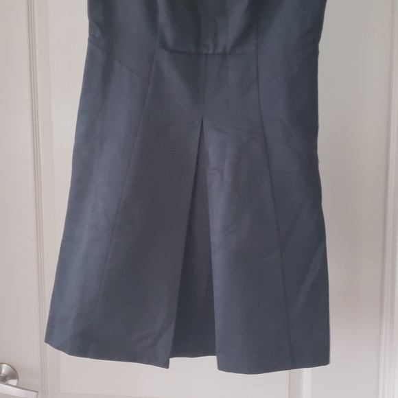 Front pleat sheath dress with vneck back - Picture 2 of 3